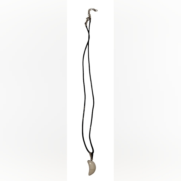 Vintage Howlite Moon Pendant Necklace on Cord White Stone Boho - Picture 1 of 4